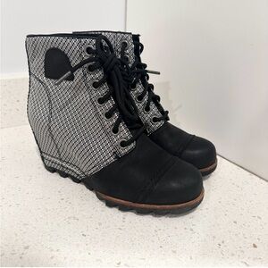SOREL 1964 Premium Canvas' Waterproof Wedge Bootie Size 8